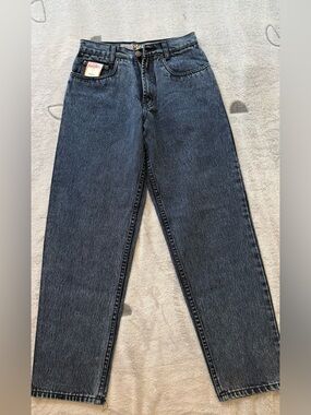 ATTRAK Women’s Straight-Leg Black Wash Jeans